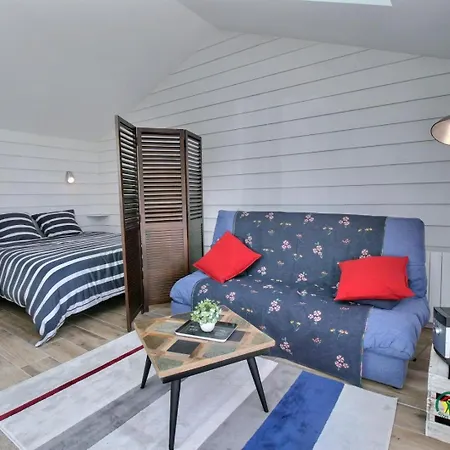 Cromlech'dek Holiday home Plougoumelen